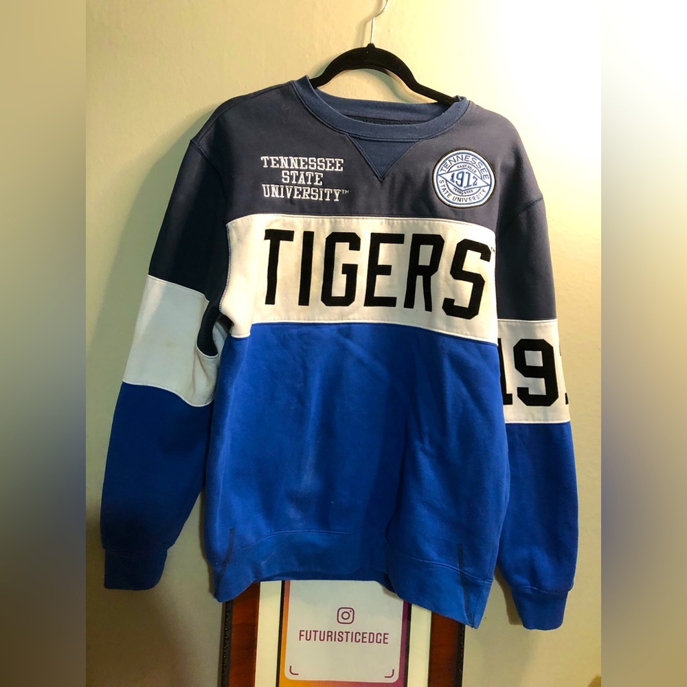 The Tradition brand sz L Tennessee Adult Sweater